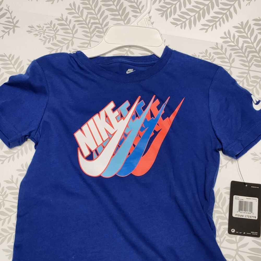 Boys Youth Blue Nike tee shirt size 7 New with Tags